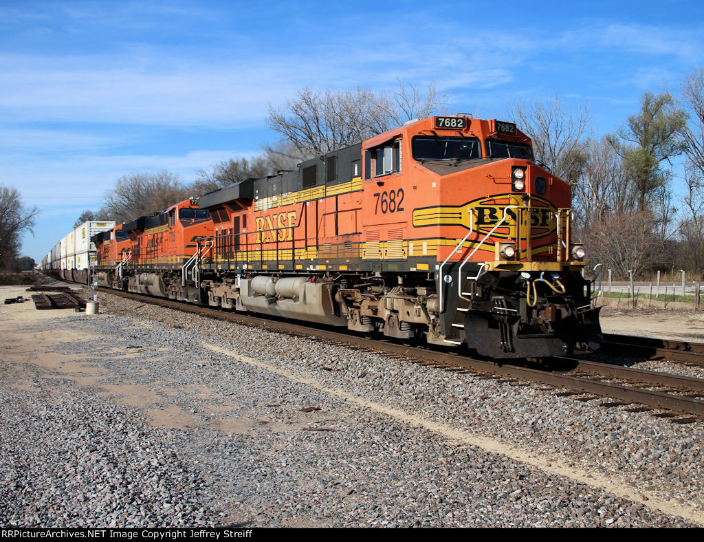 BNSF 7682